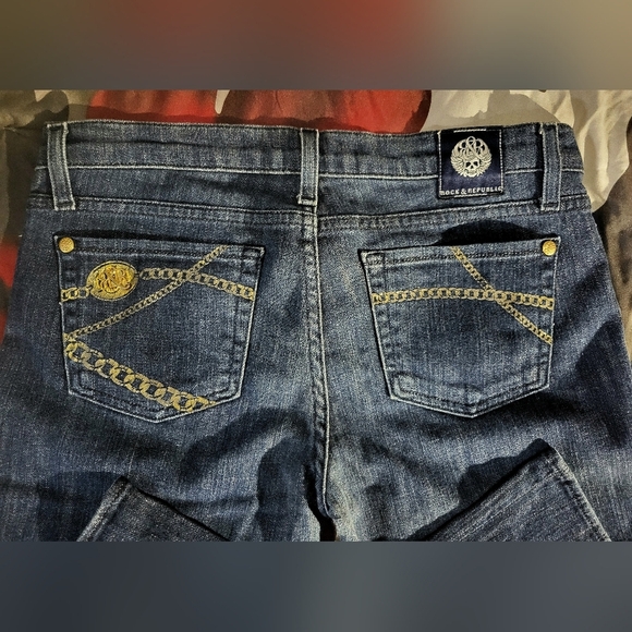 Rock &:Republic Dark Blue Jeans w/chain Details On Pockets- Size 30 Waist - Picture 8 of 13